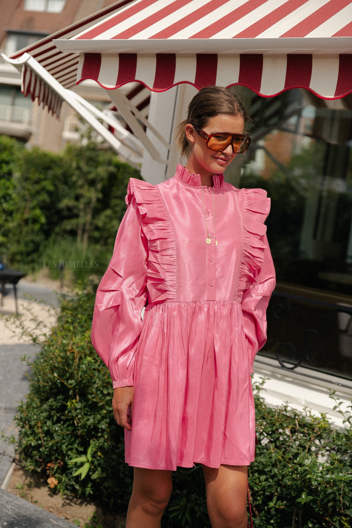 Short dress with ruffles pink