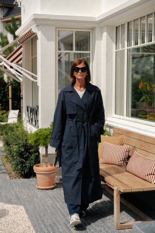 Les Jumelles Oversize Birgit trenchcoat navy pinstripe