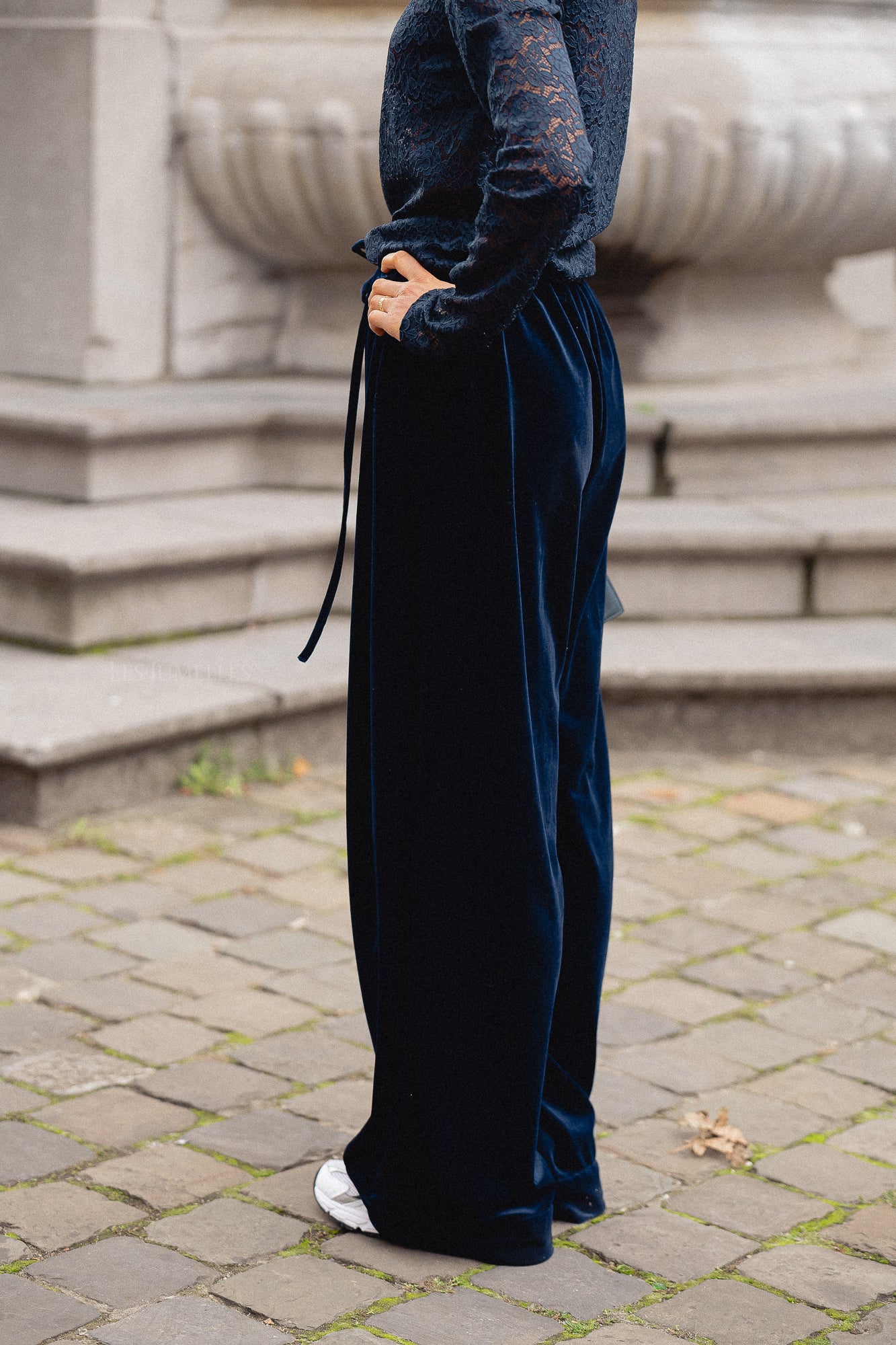 Veda-Hose aus Samt navy