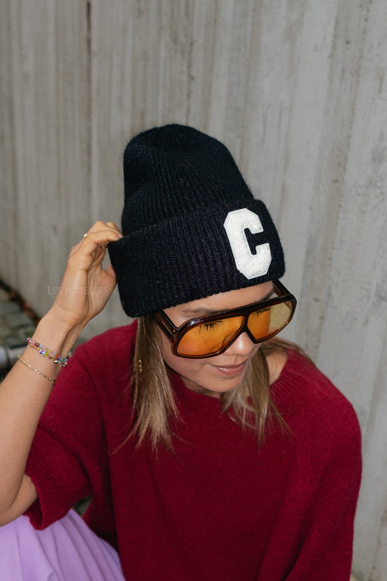 'C' beanie black