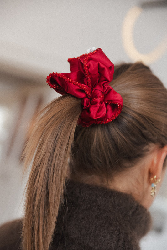 Les Jumelles Luster bead scrunchie savvy red