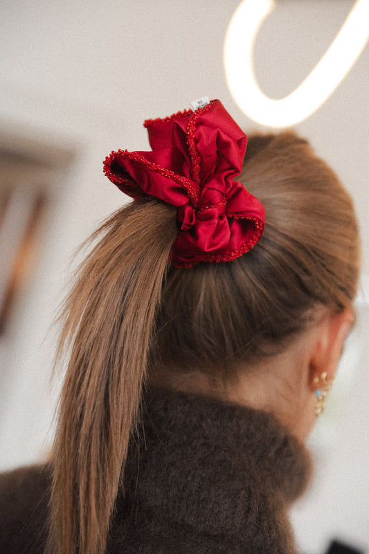 Les Jumelles Luster bead scrunchie savvy red