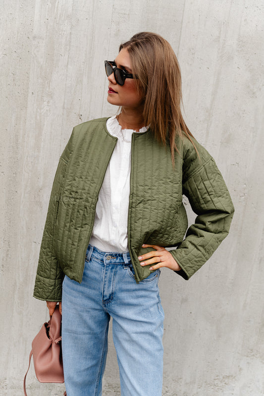 Les Jumelles VITate LS bomber jacket capulet olive